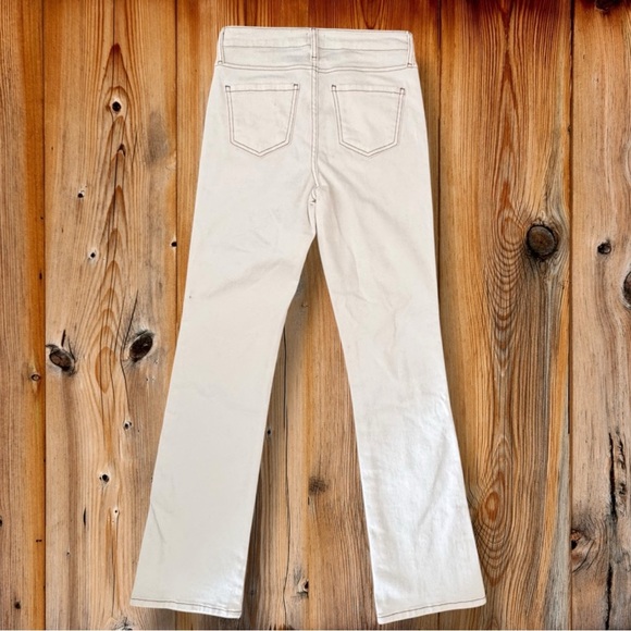 Time and Tru Size 2 Mid Rise Bootcut Winter White Denim Jeans w/Side Vents - Picture 7 of 10